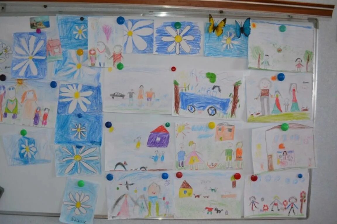 15 мая в детском саду. Выставка рисунков с детьми в детском саду. Рисование в средней группе на тему день семьи. Рисование в младшей группе на тему день семьи. Выставка ко Дню семьи в детском саду.