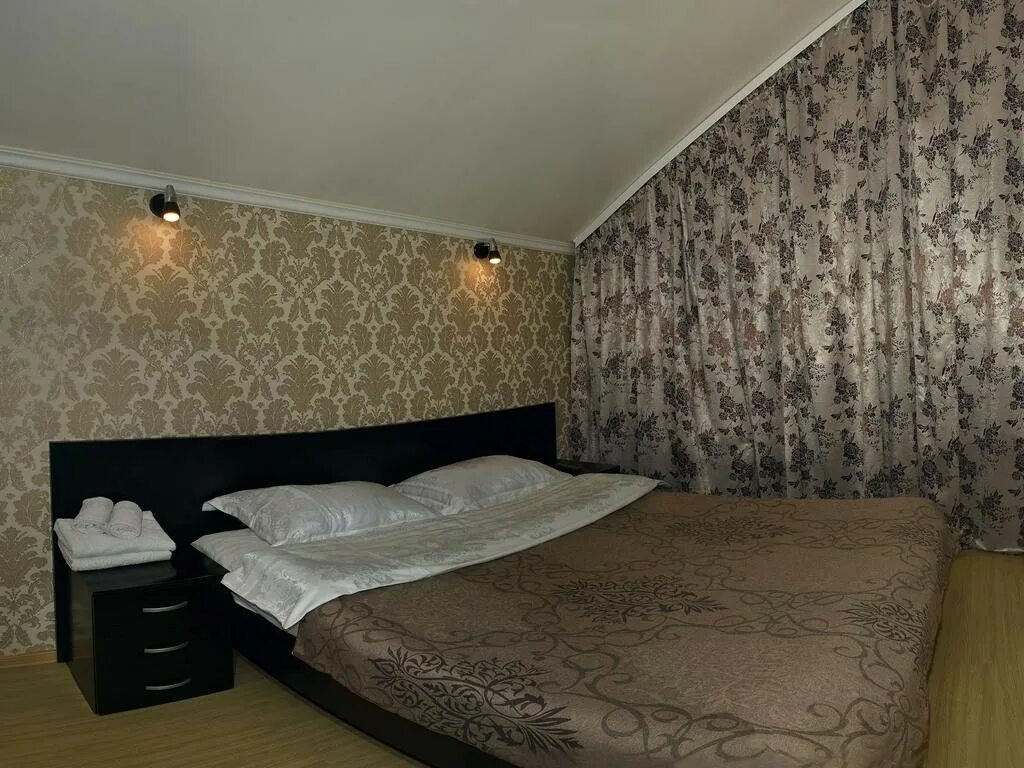 Ростов номера на сутки. Apartments rooms ivanka). Гостиница в ростове-на-дону номера хаты. Квартиры на западном в ростове. Гостиница западная ростов-на-дону.