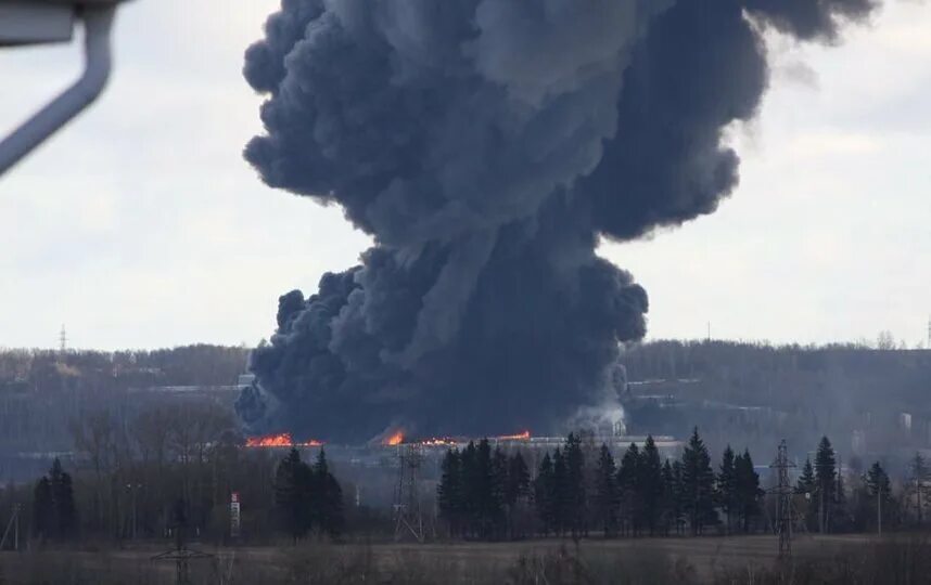 Алюминиевый завод в Дмитрове. Пожар в Дмитрове. Пожар на алюминиевом заводе. Пожар на заводе в Дмитрове.