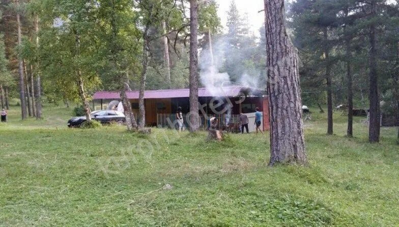 Женьшеневая поляна архыз. Софийская поляна архыз. Софийская поляна снять. Софийская поляна снять. База таулу в архызе.
