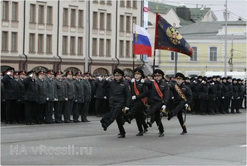 Служба 10 ноября. Полицейские на параде. ОВД Тула. День сотрудников органов внутренних дел Тула. Сегодня праздник ОМВД.