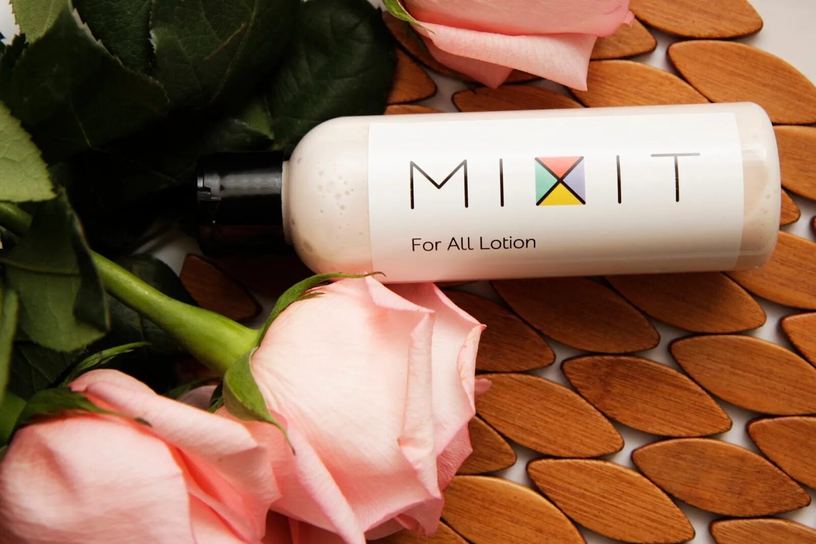 Гель для душа миксит. Шампунь Mixit Beauty Booster. Лосьон для лица миксит. Миксит шампунь восстанавливающий. Mixit шампунь и бальзам для волос