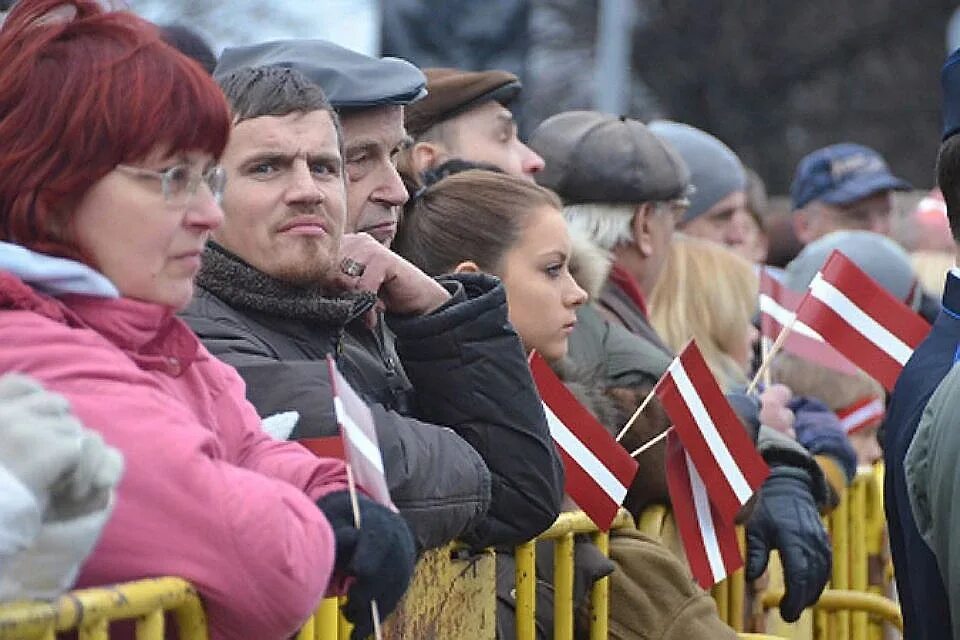 Русские на выезд. Латвийцы. Жители Латвии. Население Латвии. Гордость Латвии.