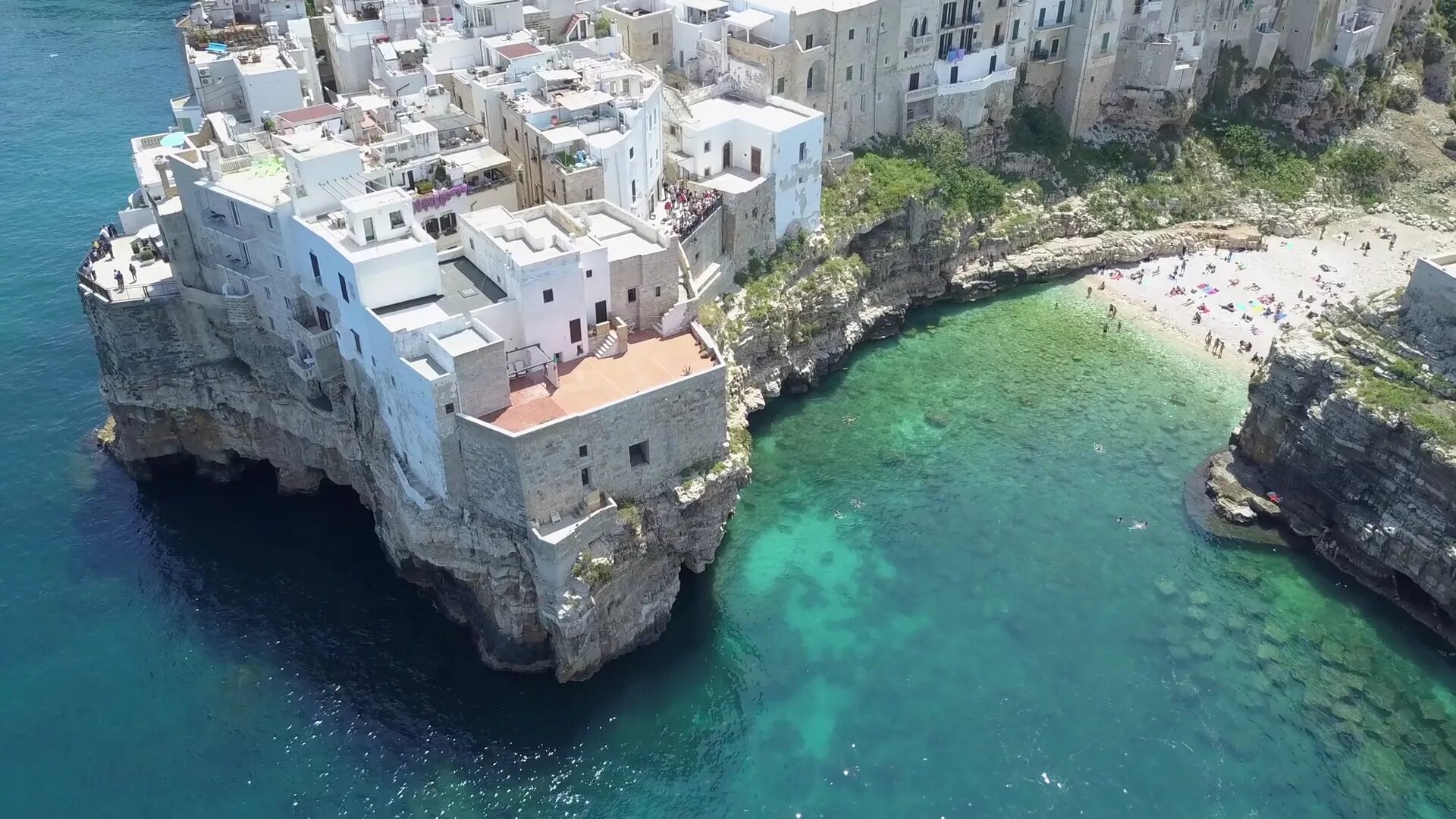 Про бари. Бари Апулия Италия. Полиньяно-а-Маре, Апулия. Polignano a mare Италия. Полиньяно-а-Маре Италия достопримечательности.