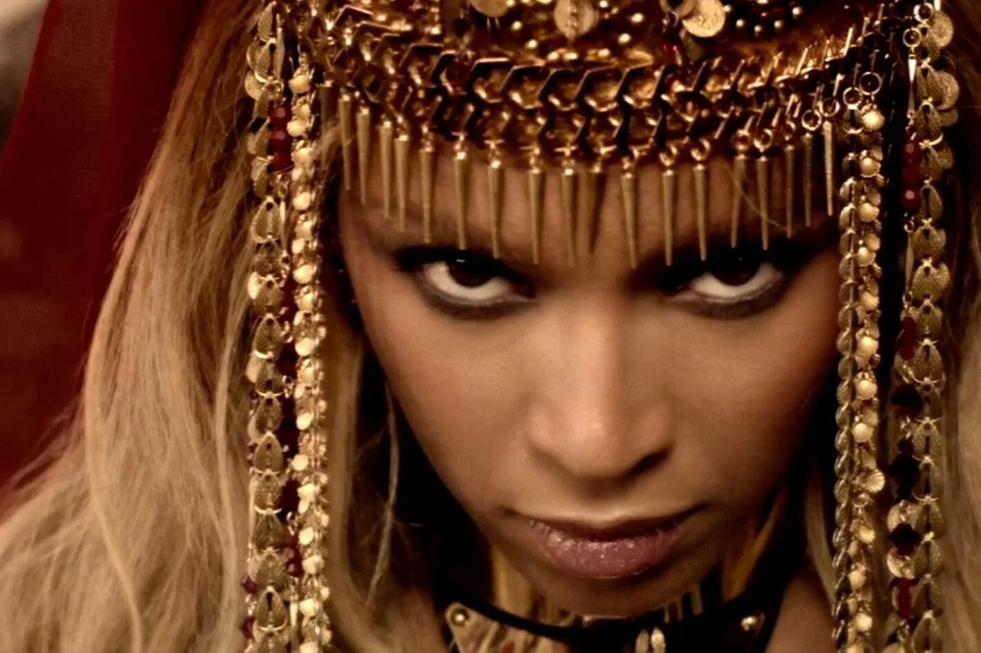 Run the world girls. Бейонсе Run the World. Run the World girls Beyoncé. Бейонсе документальный фильм. Beyonce в фильме.