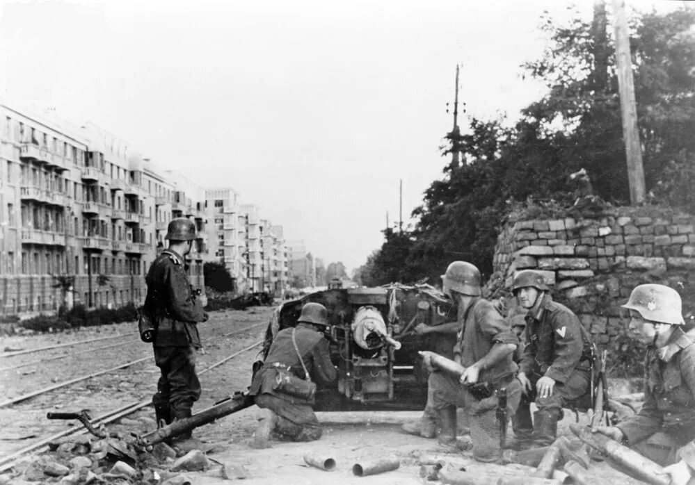 Ростов во время великой отечественной войны. Штурм Ростова на Дону в 1942. Штурм Ростова на Дону в 1943. Ростов на Дону в 1941 году. Немцы в Ростове на Дону 1942.