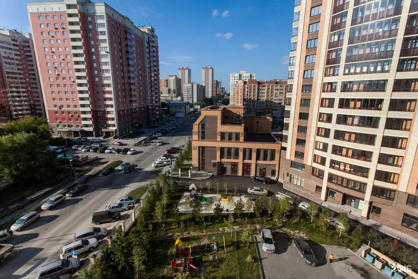 Улица семьи шамшиных новосибирск. Ул семьи шамшиных 30 новосибирск. Дом на шамшиных новосибирск. Новосибирск ул семейная. Новосибирск ул семейная.