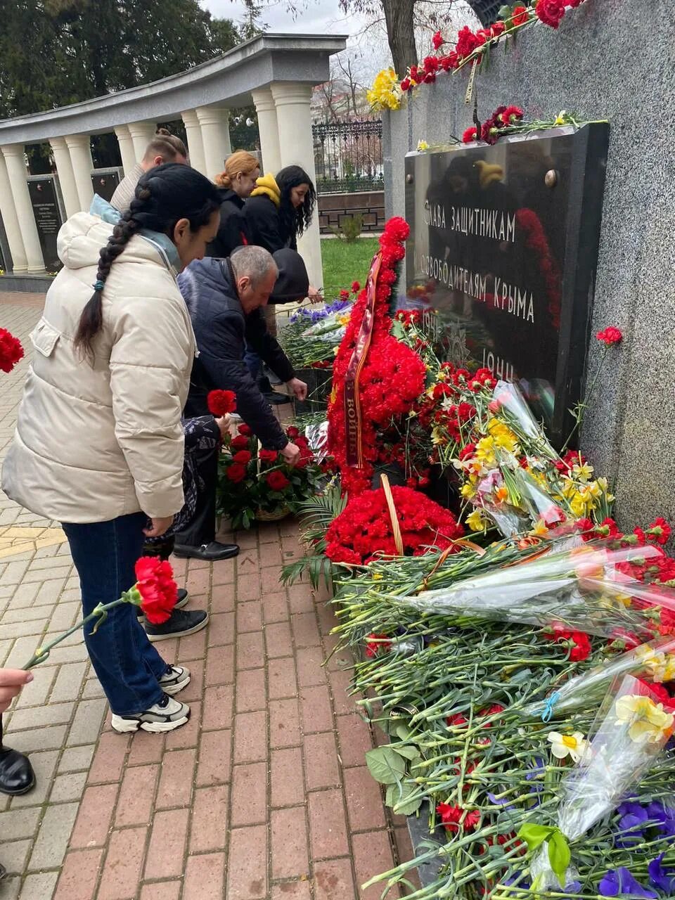 80 лет со дня освобождения симферополя. Освобождение симферополя. 13 апреля. освобождение симферополя от немецко-фашистских захватчиков. 13 апреля день освобождения симферополя. освобождение города симферополя.