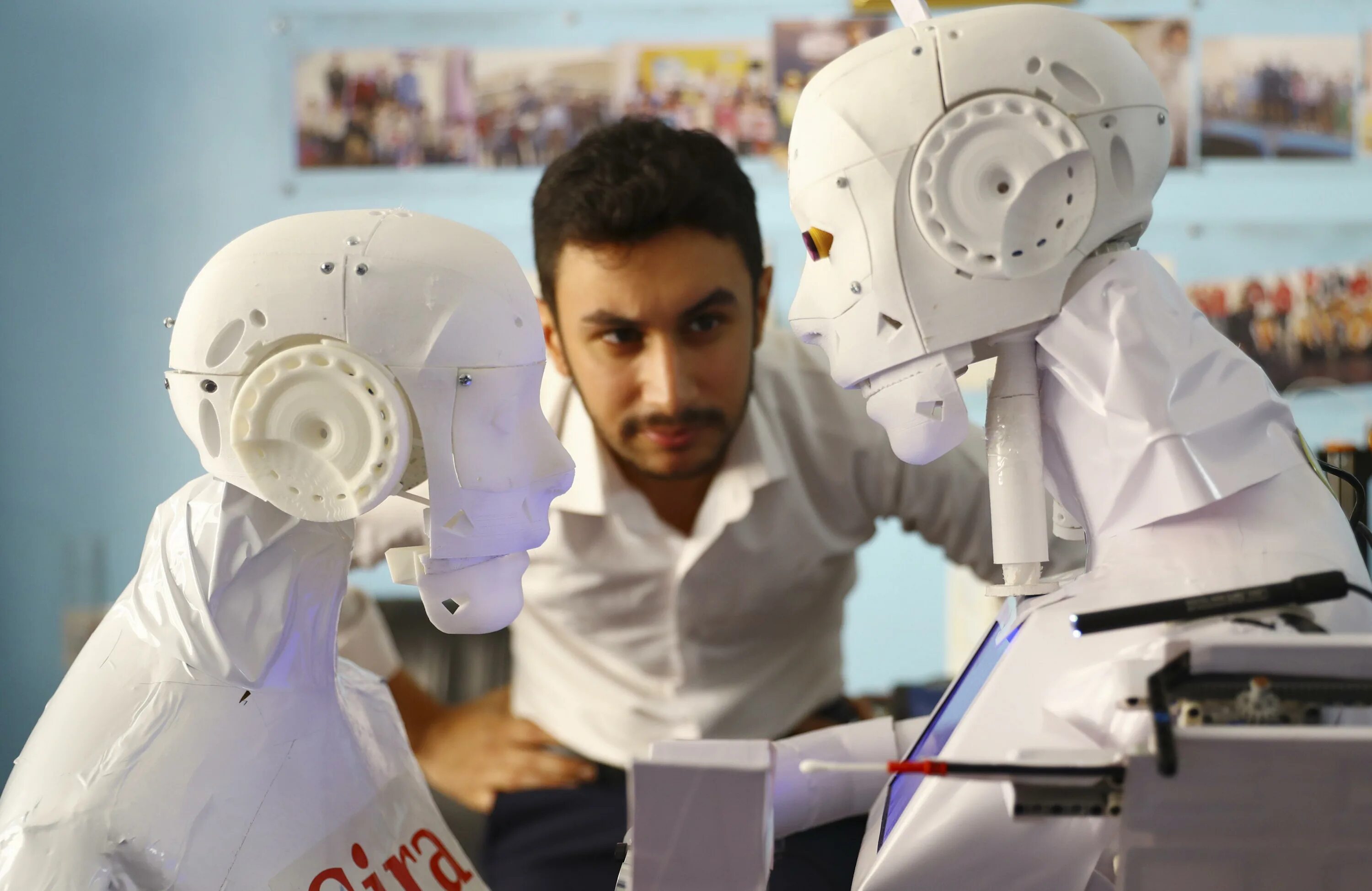 Диктор синьхуа робот. 360 robot приложение модель s7. Робот. Автоматизация. Zwick roell z100.