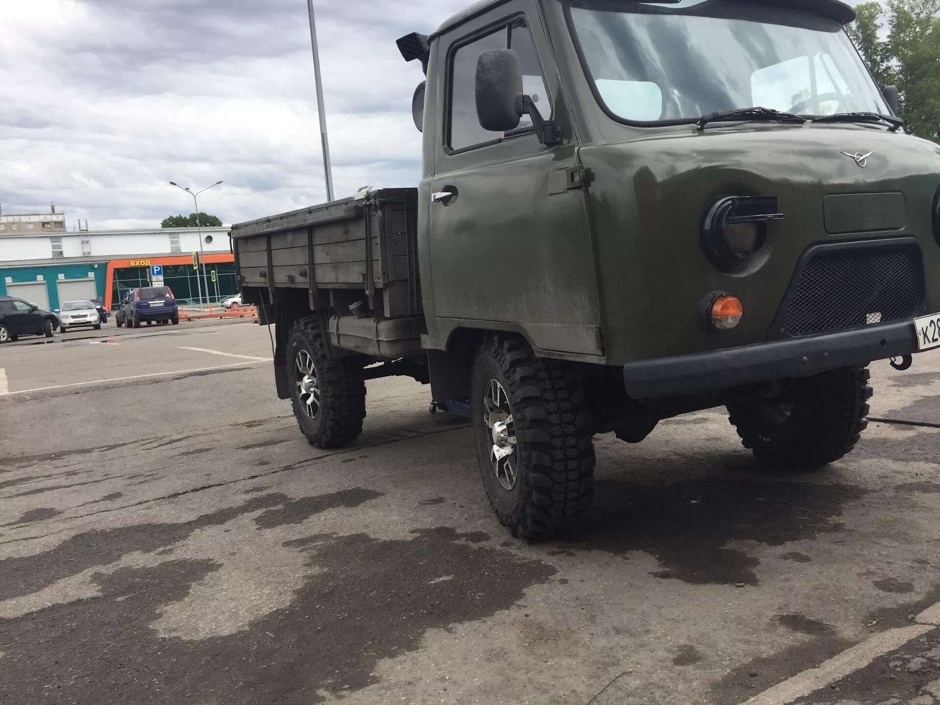Диски уаз фермер. Форвард сафари 500 уаз 452. Уаз -39094 бортовой "фермер". Уаз 452 буханка на 31 колесах. Уаз фермер на 33 колесах.