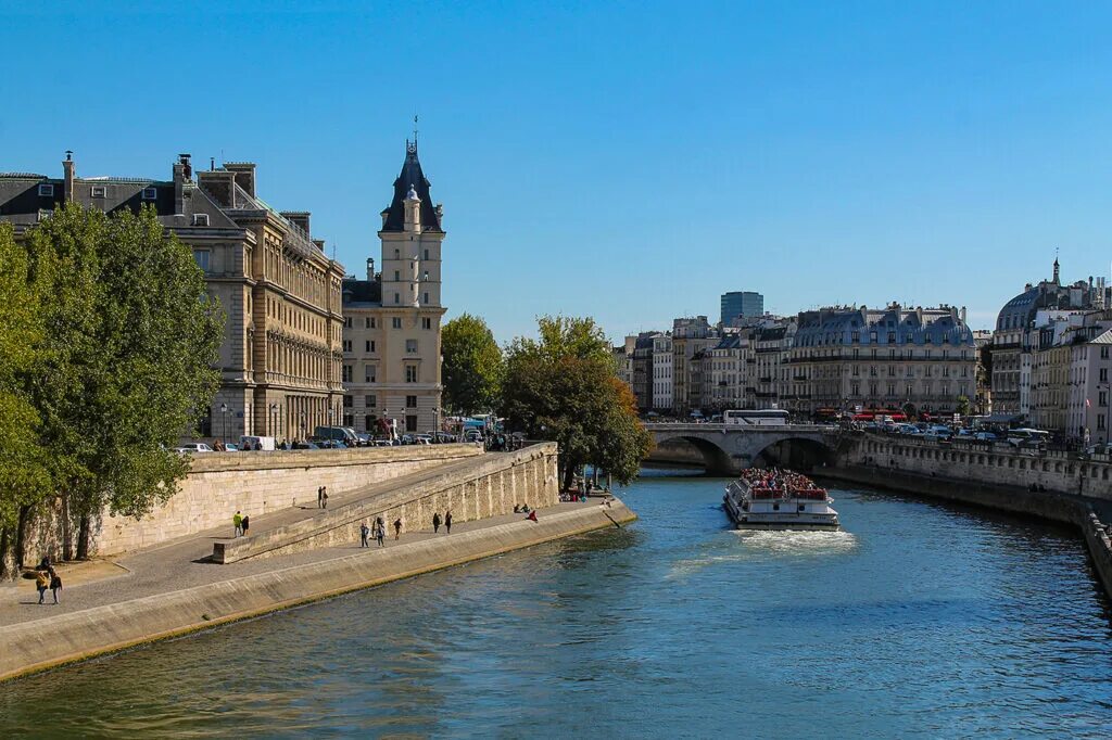 Река франции 2 букв. Река сена в Париже. Река сена во Франции. Сена (река) реки Франции. Сена Франция Луара Франция.