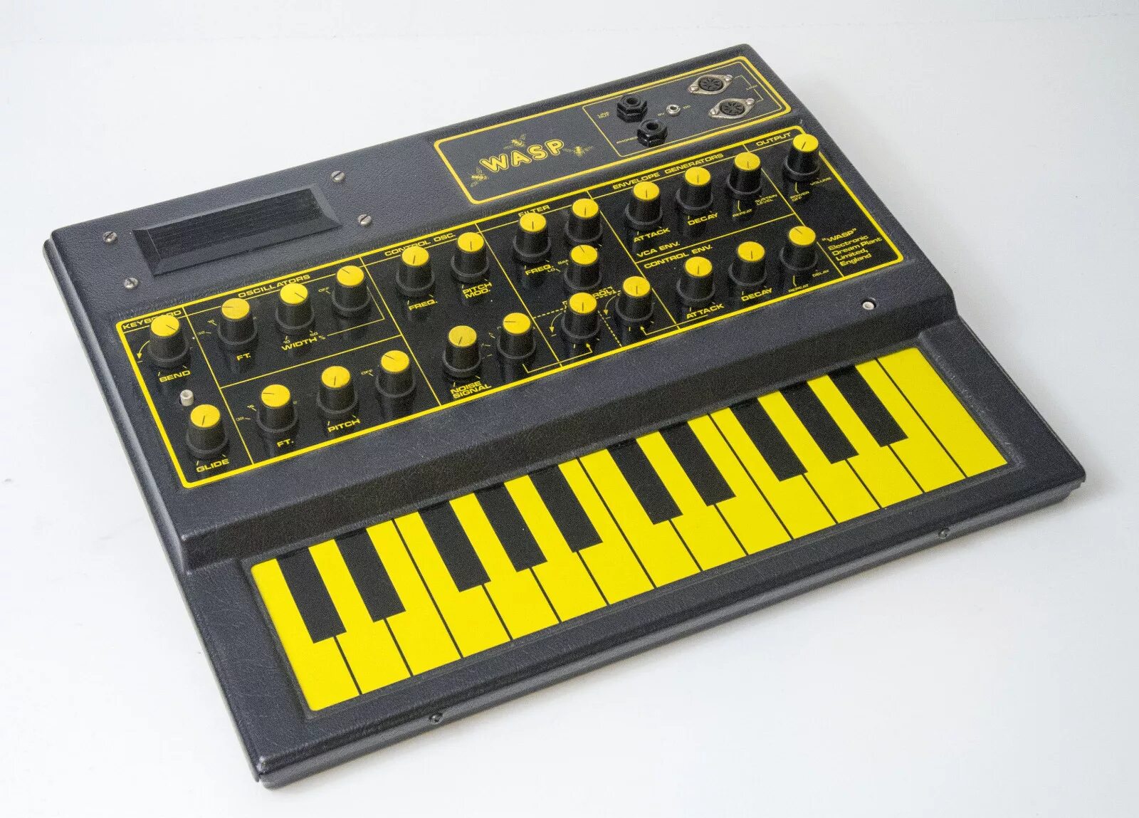 Synth e. Behringer wasp deluxe. wasp synthesizer. kawasaki synthesizer. rmi harmonic synthesizer.