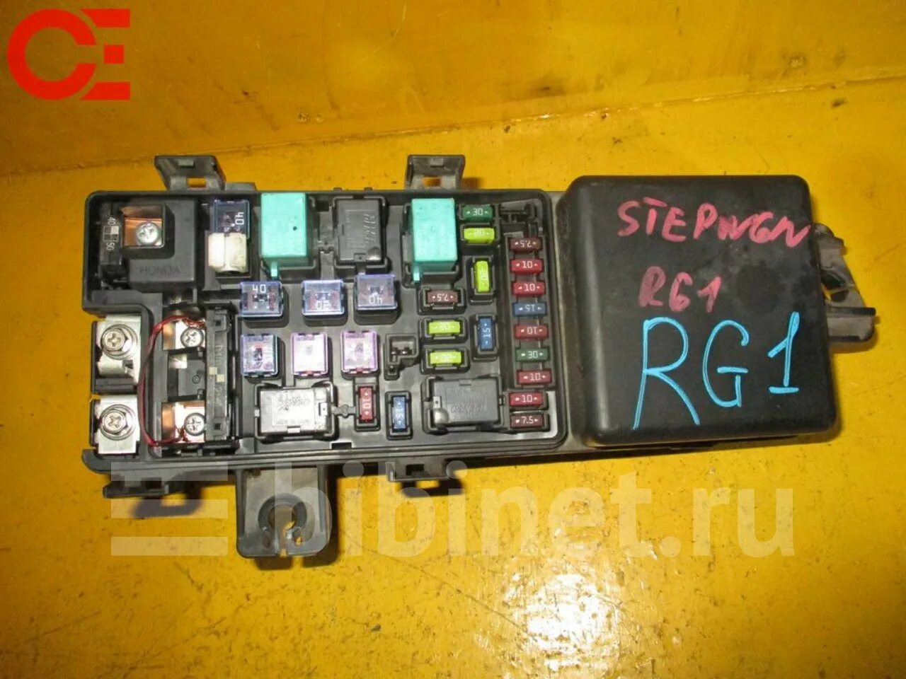 Блок предохранитель степвагон. Предохранители honda stepwgn rf2. блок предохранителей хонда степвагон рф1. honda stepwgn rf1 блок предохранителей. блок предохранителей хонда степвагон рф3.