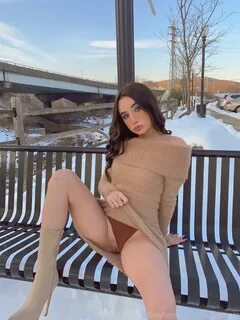 Mackenzie Jones Public Flashing Tits & Pussy Set Leaked 