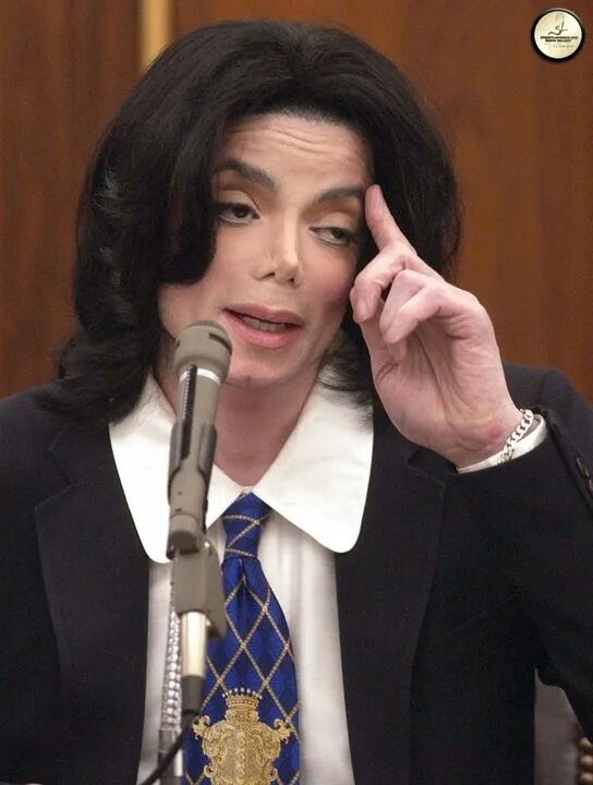 Michael jackson go. Michael jackson court. michael jackson in court.
