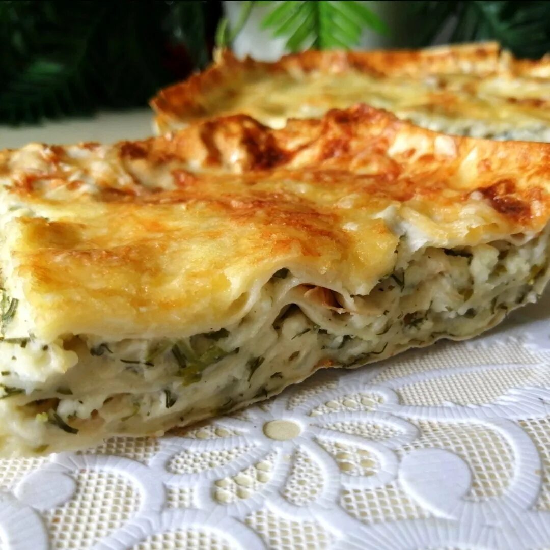 Рваный пирог из лаваша на сковороде. Пирог из лаваша. запеканка из лаваша с сыром. пирог из лаваша с творогом. пирог из лаваша с творогом и сыром.