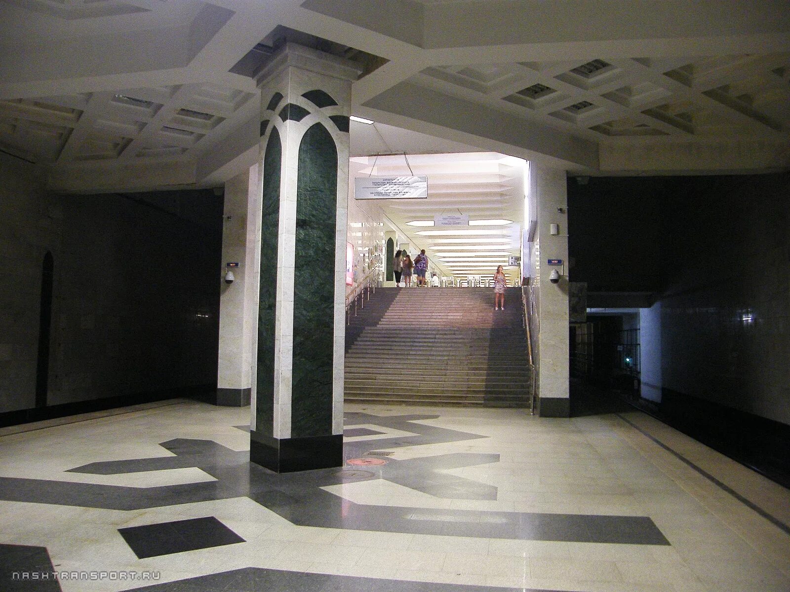 Станция габдуллы тукая казань. Станция площадь тукая. Фото со станции площадь тукая. Метро площадь тукая мозаика. Казань метро площадь габдуллы тукая.
