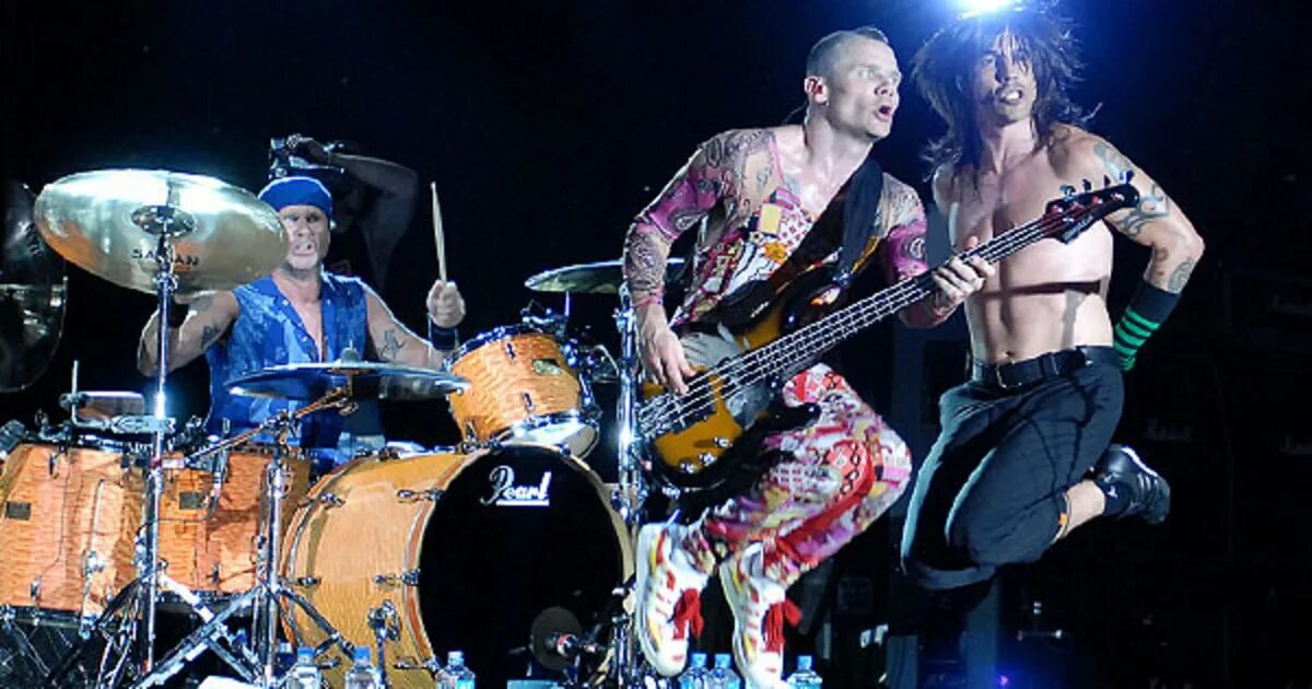 Red hot Chili Peppers Tour 2022. Ред хот Чили пеперс. Гитарист RHCP 2022. Red hot Chili Peppers 2022. Red hot peppers концерт