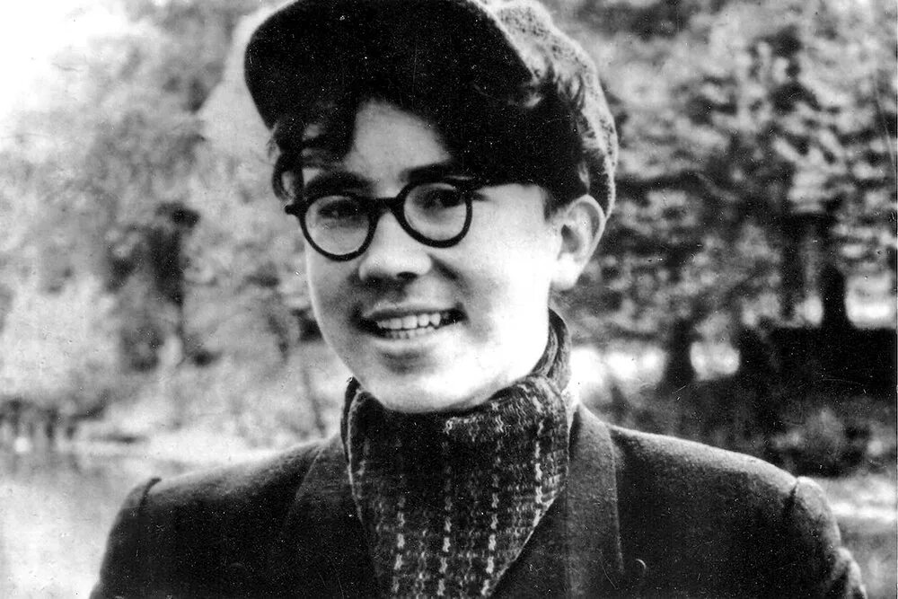 Юля гаврилина 2021г. Юля гаврилина 2021. А. Гаврилин композитор памятник. Юля гаврилина 2021.