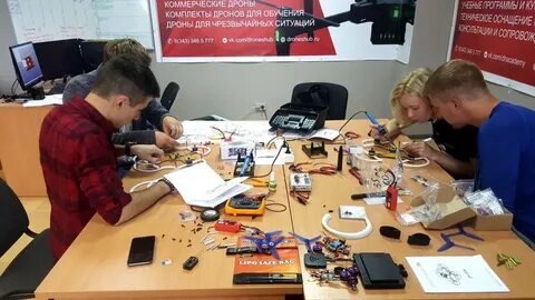Новое поколение дронов помощников могут переносить