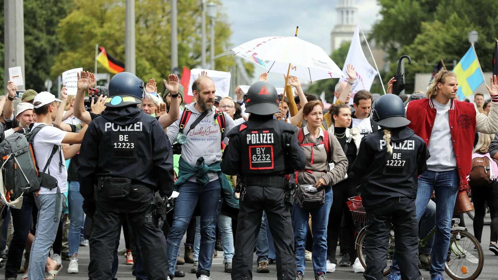 Неонацисты в Германии 2022. Неонацисты в Германии 2021. Протесты в Германии. Неонацисты в Германии 2020.