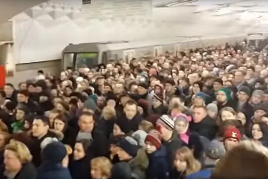 Метро серой ветки. В метро на серой. Поезда на серой ветке. В метро на серой. Метро серой ветки.