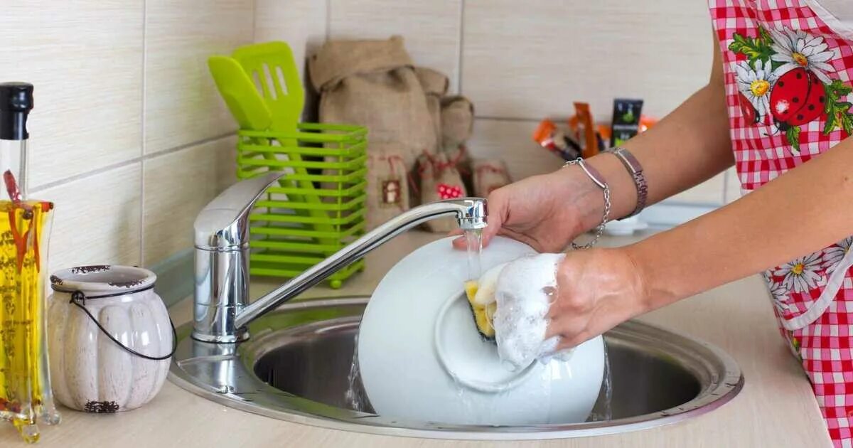 Можно ли мыть посуду хозяйственным. Можно ли мыть посуду хозяйственным