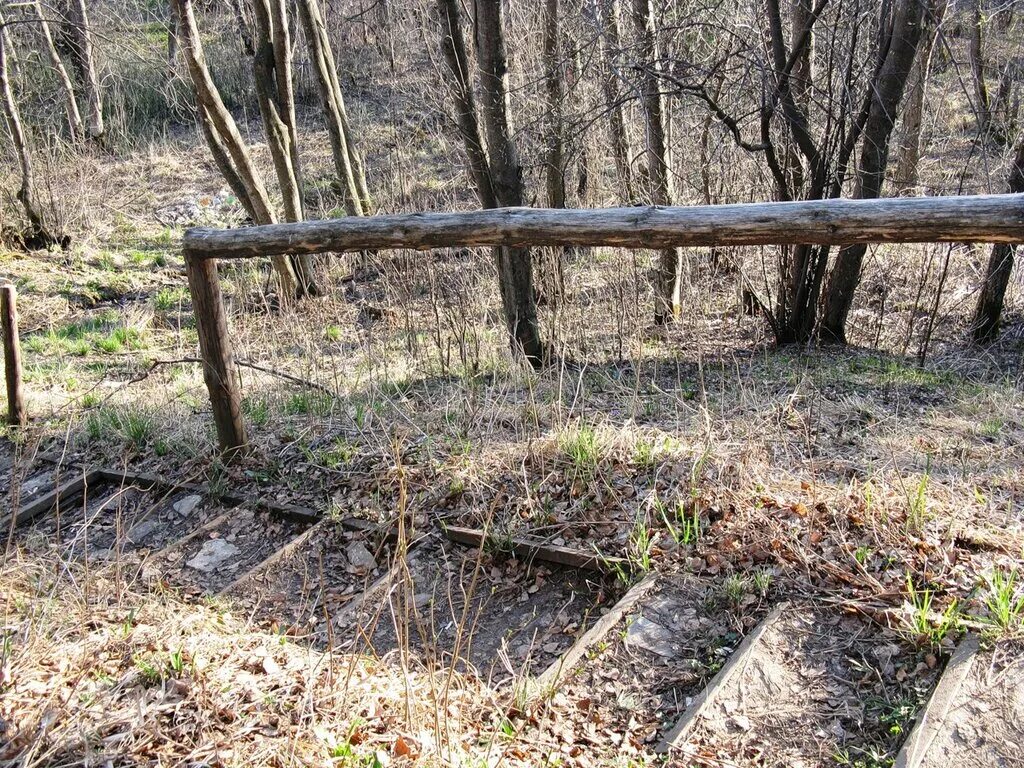 Есаулка челябинская область. Река Есаулка Златоуст. Памятник Есаулка. Мост Златоуст в лесу.