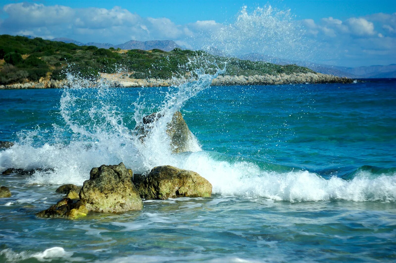 Красота черного моря. Эгейское море волны. Морской Прибой Сочи. Морской Прибой Анапа. Эгейское море скалы.