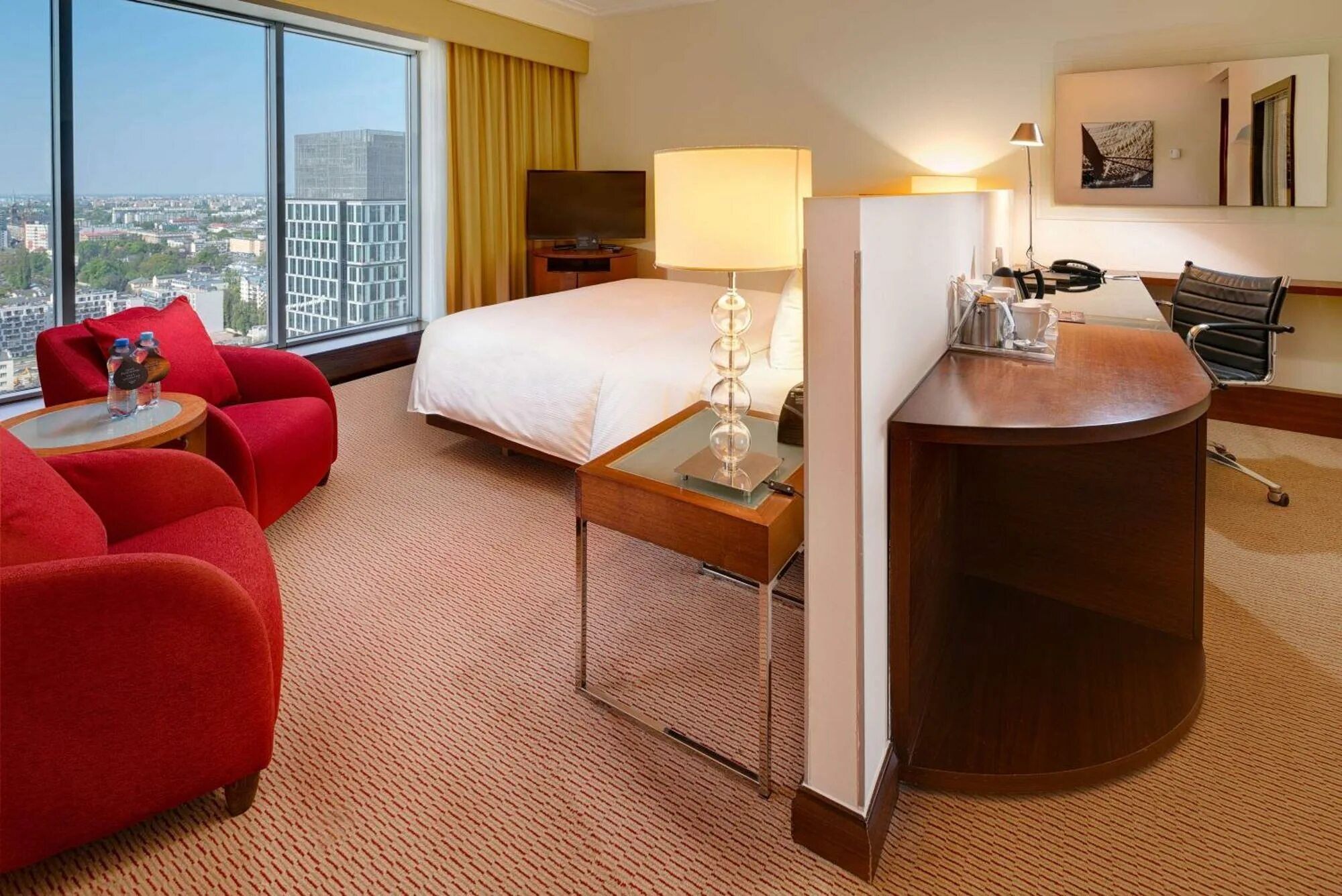 Гостиница дельта измайлово, бизнес номеров. Отель radisson blu челябинск. Гостиница центральная байконур. Бизнес отель номер. Гамма измайлово делюкс с широкой кроватью.