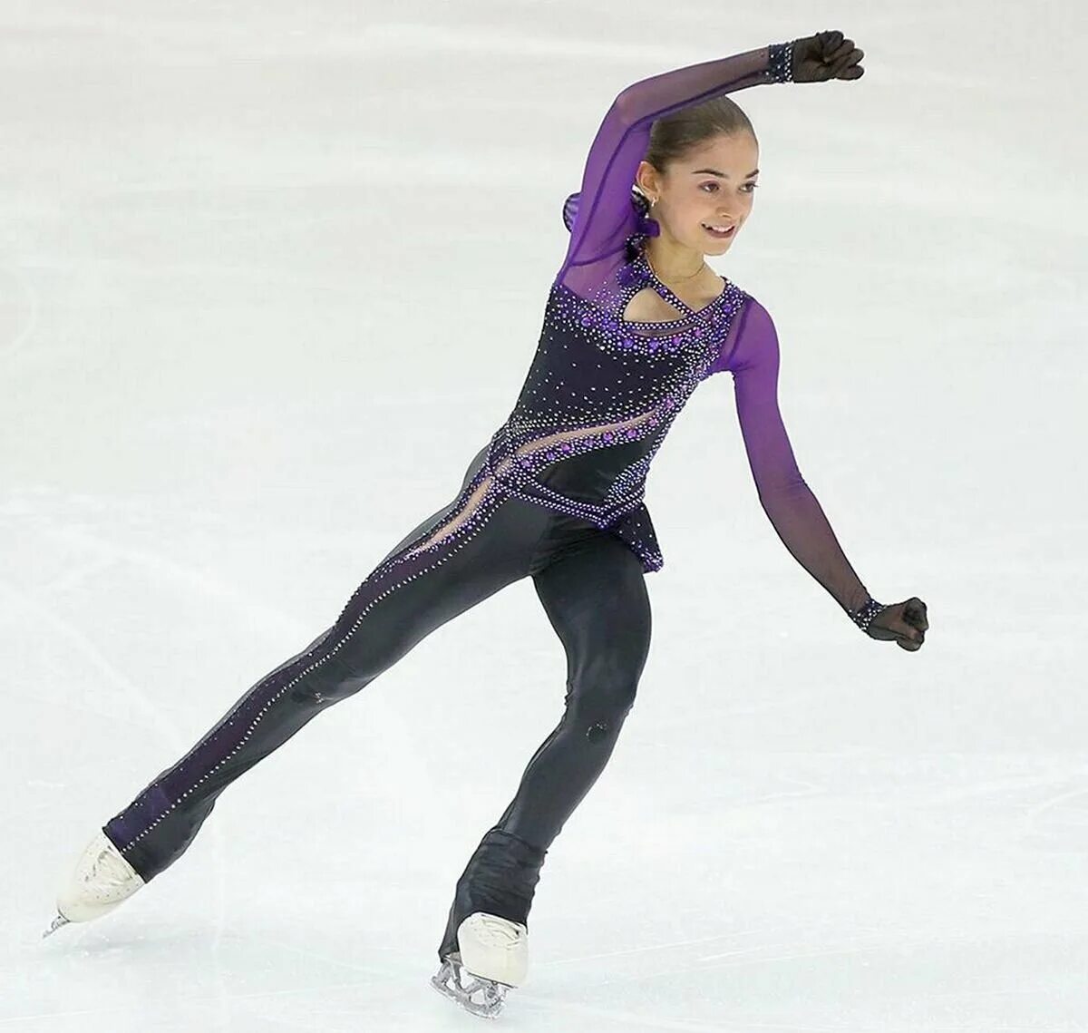 Камила валиева фигуристка. Саша фигуристка 2022. Выступление фигурного катания видео. Выступление фигурного катания видео. Выступление фигурного катания видео.