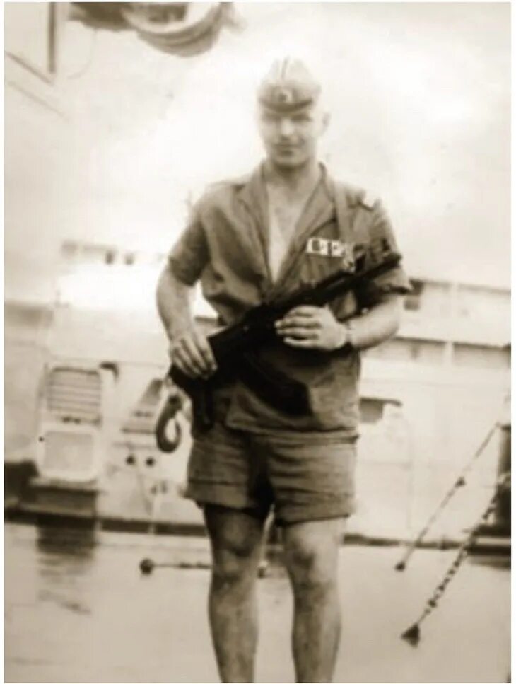 Кот на море. Капитан лев. Лев моряков. Увольнение на берег фильм. Кирилл баринов.