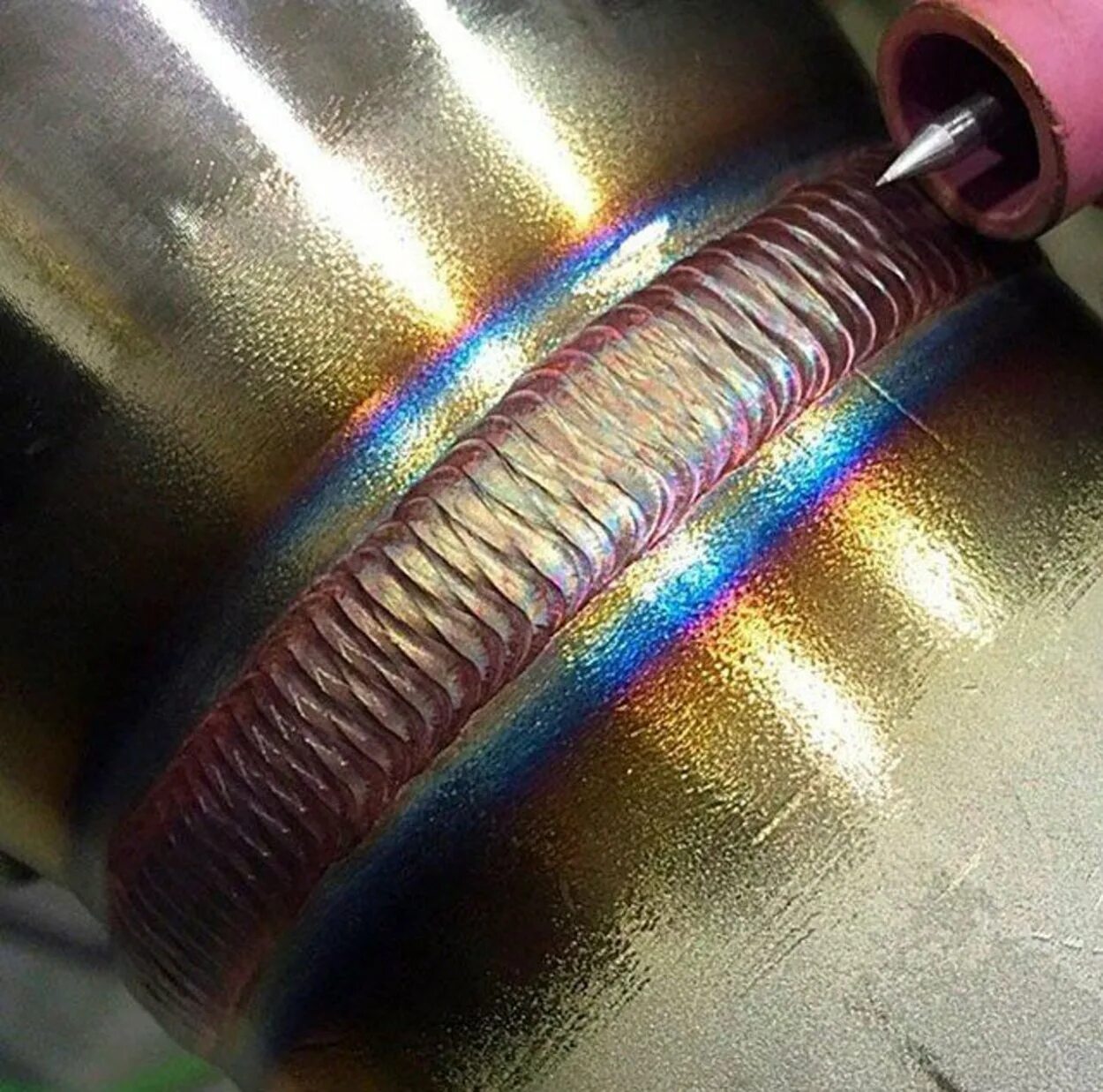 Сварить аргоном. Сварка аргоном алюминия нержавейки. Аргонно дуговая tig сварка алюминия. Сварка нержавейки аргоном. Тиг сварка нержавейки.