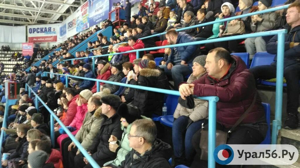 Болельщики хоккея южный урал. Гостевая болельщиков южный урал. B23 фанаты урала фото. Мы болельщики с урала так держать ребята. Урал-спорт березники.