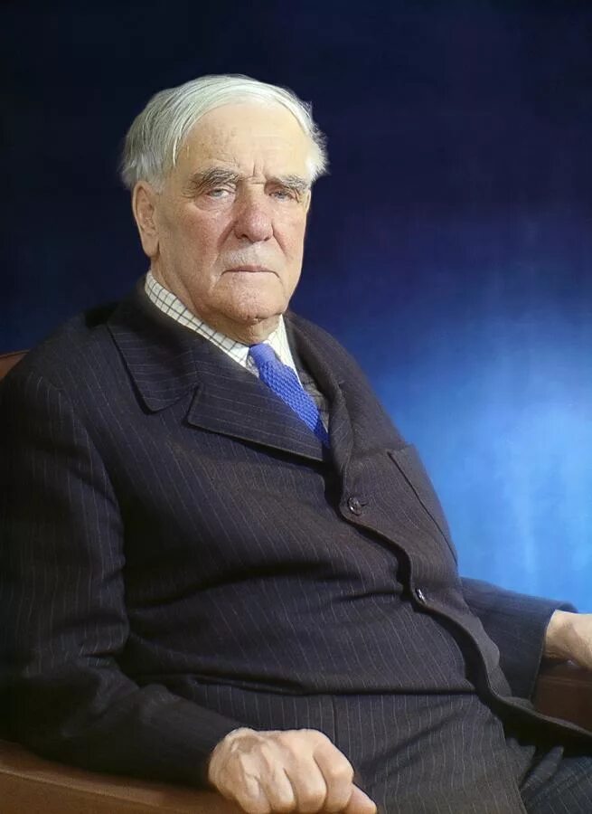 п н капица. капица лауреат нобелевской премии по физике. академик п л капица. п н капица. л.