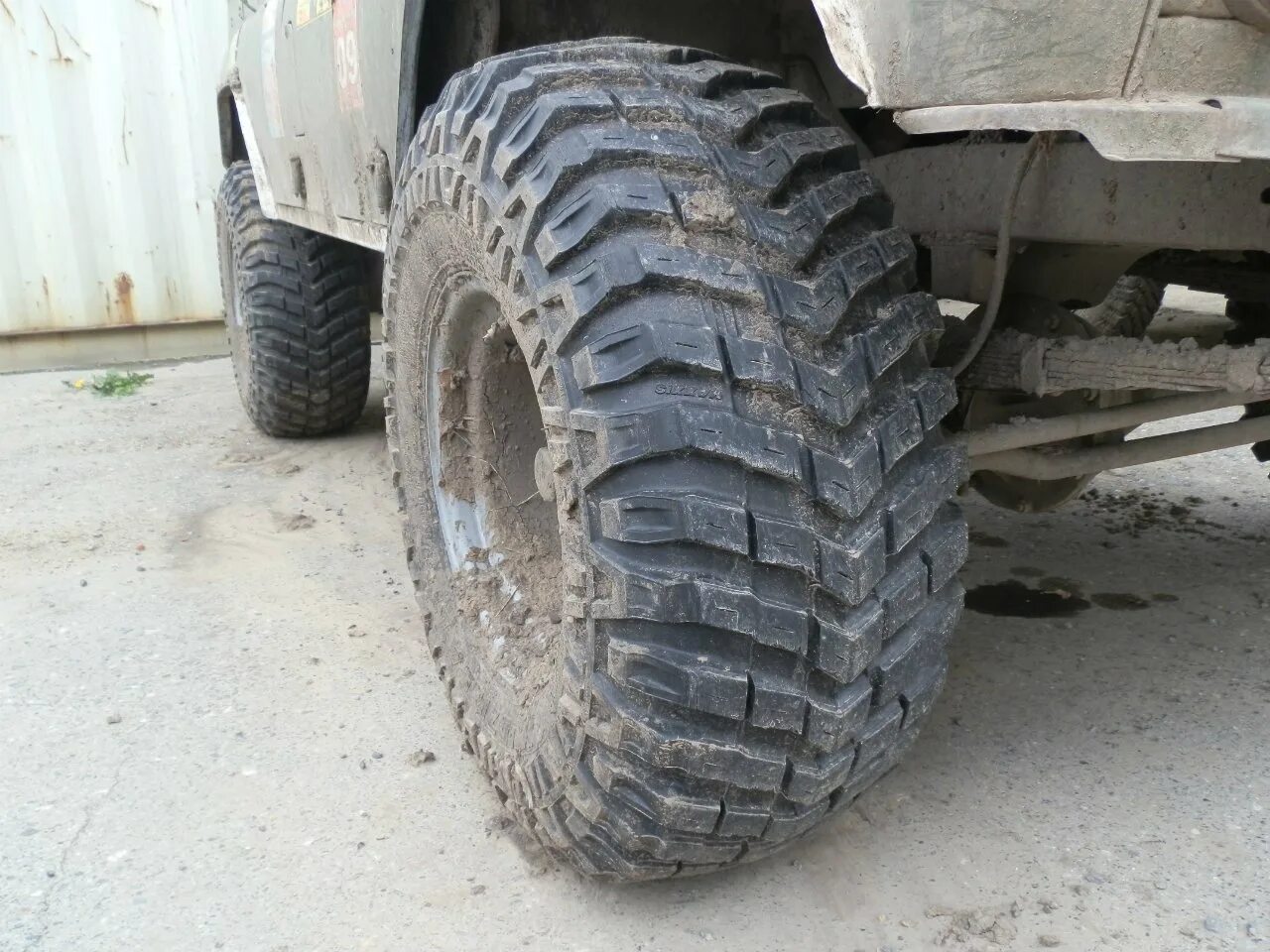 Maxxis m8080 Mudzilla 33. Грязевая резина на 15 на УАЗ. Резина грязевая УАЗ r15. 33 Грязевая резина на УАЗ. Купить грязевые шины на уаз