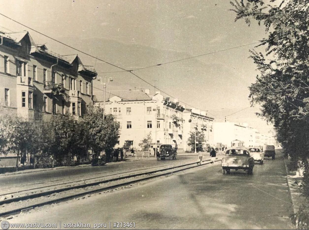 Снять четырёхкомнатную квартиру ул. Боевая, 126/87к8, Астрахань без посредников 