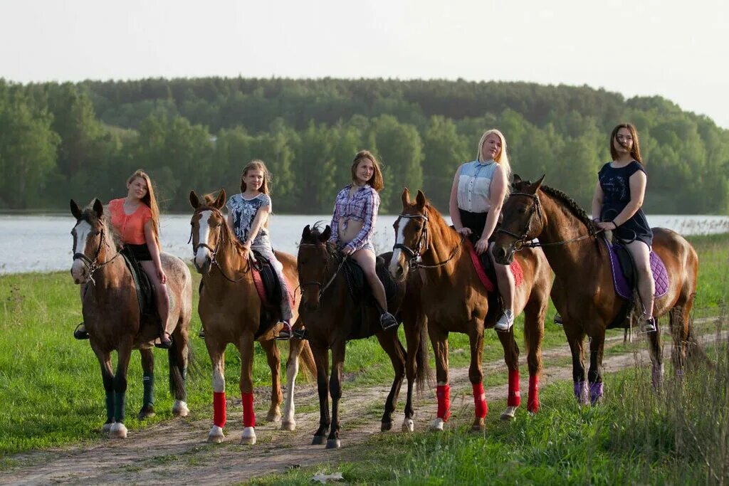 Катание на лошадях «конный клуб мечта» Пермь. Прогулка на лошадях. Конная прогулка.