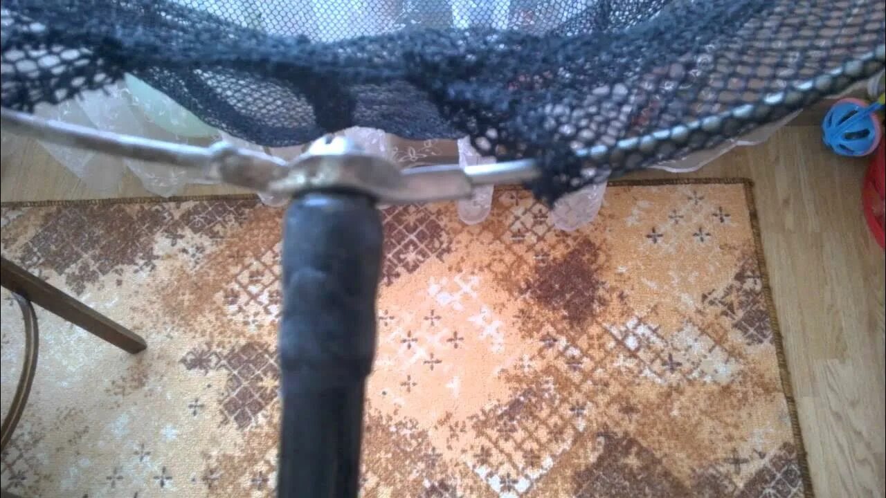 Подсак в лодке пвх. Складной подсачек для рыбалки daiwa. крепление для подсака. подсака из удочки. самодельный складной подсак для рыбалки.