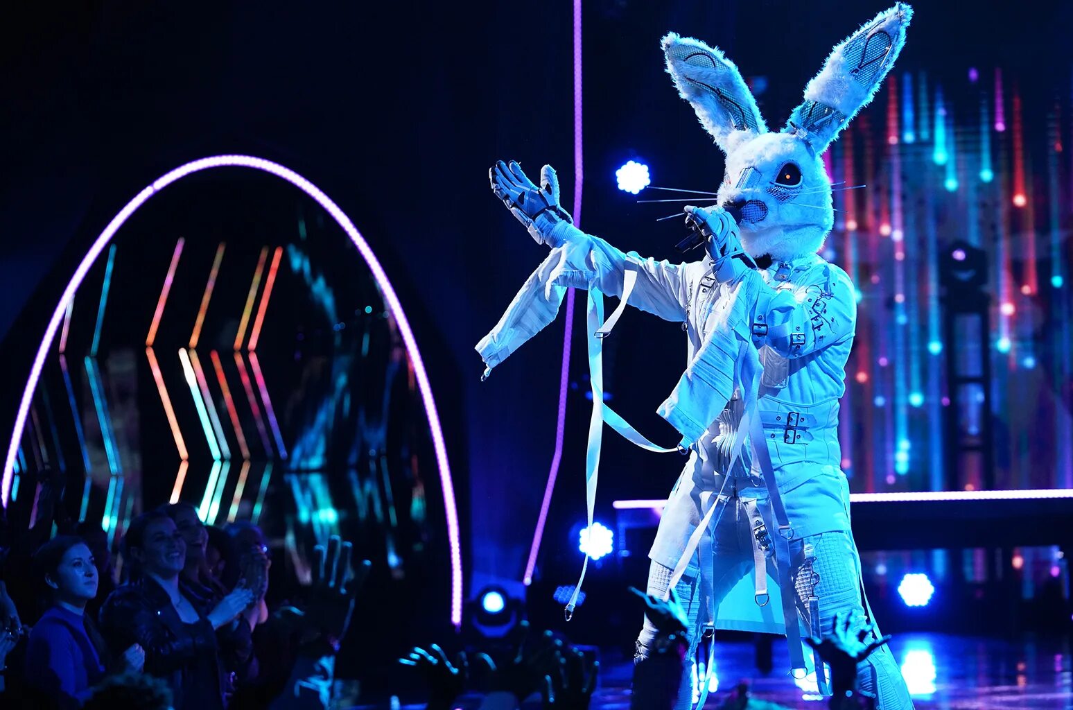 Шоу "the masked Singer" -2020. Заяц шоу маска 2.