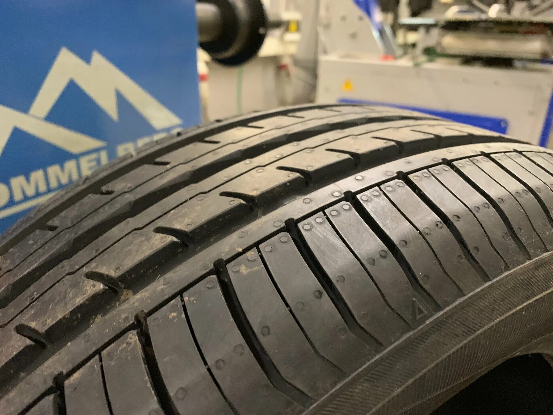 Якохама лето отзывы. 185/60r15 88h Yokohama es32. Протектор Yokohama BLUEARTH es32. Yokohama es32 88h. Yokohama 195/55r15 85v es32.