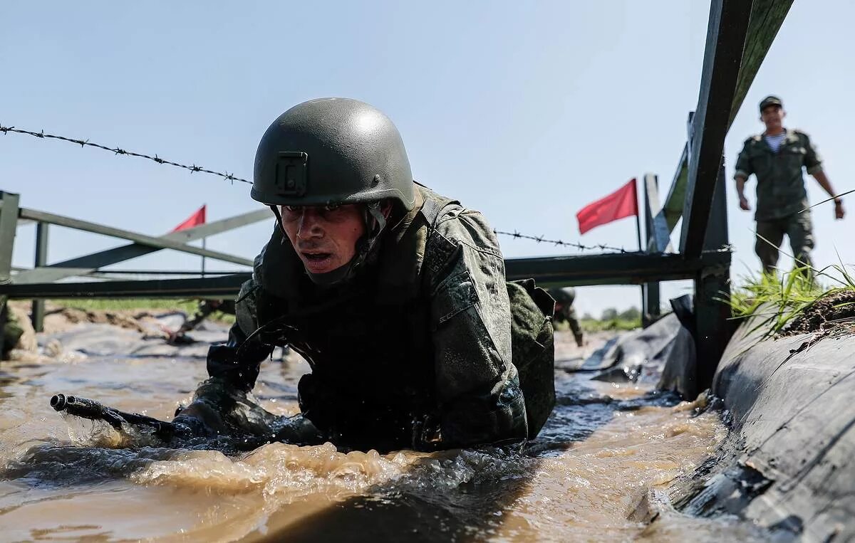 Десантирование морской пехоты рф. Десантники на учениях. Высадка десанта. Морозовский десант. Морозовский десант.