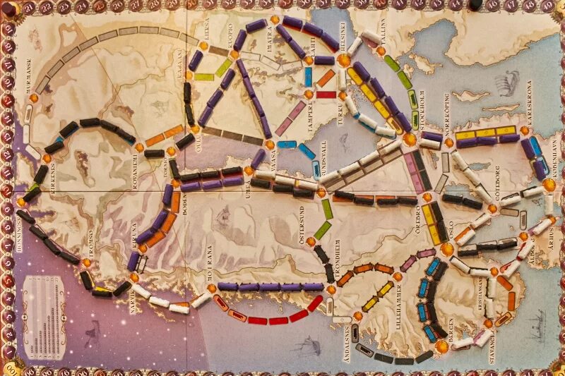 Тикет ту райд как играть. Тикет ту райд северные страны. ticket to ride стенд. станций для ticket to ride. тикет ту райд северные страны карта.