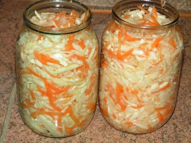 Капуста белокочанная квашенная. Квашеная капуста без уксуса. Соленая капуста. Рецепт квашеной капусты в банке быстро. Sauerkraut – квашеная капуста.