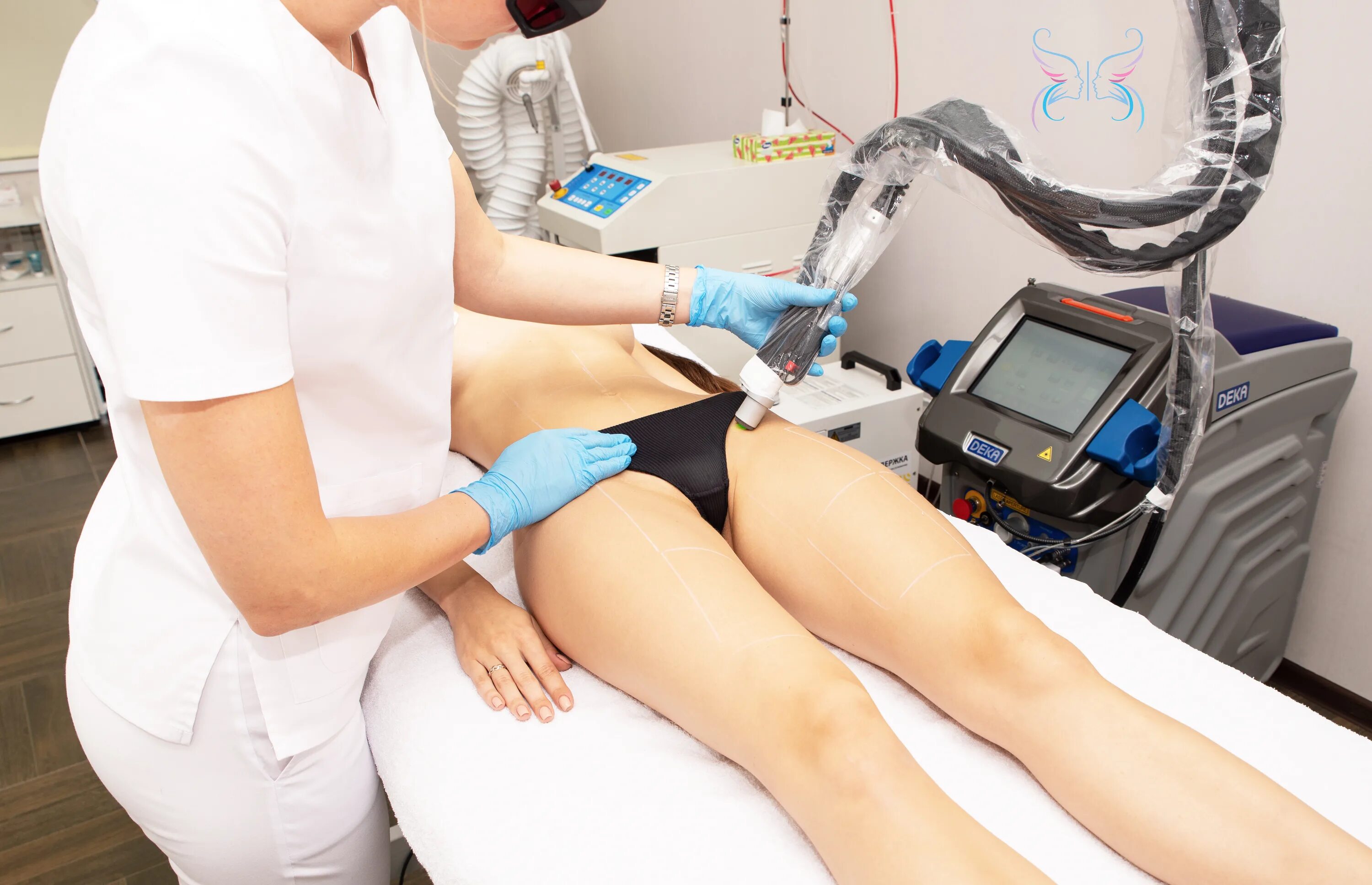 Лазерная эпиляция. Восковая депиляция зоны глубокого бикини. Как делают бикини. Эпиляция интимной зоны. Как делают бикини.