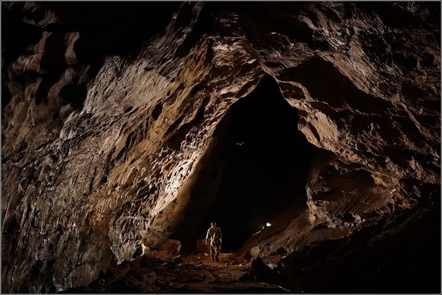 Пещеры закрытые. Сокские штольни. Пещера с золотом. Сугомакская пещера фото. Пещера фото пещера горгоны.