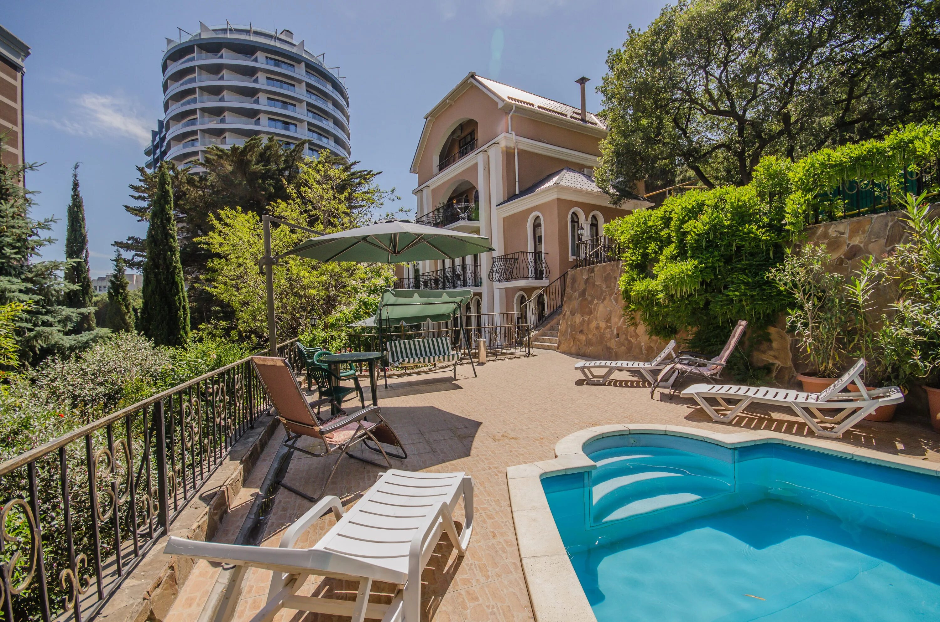 вилла елена крымский бриз. вилла нина крымский бриз. вилла виктория бассейн мисхор. снять дом с бассейном в ялте. ялта домик с бассейном.