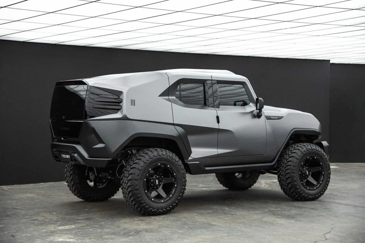 Автомобиль танк страна производитель. Jeep Rezvani. Rezvani Tank 6x6. Wrangler Rezvani. Rezvani Tank SUV.