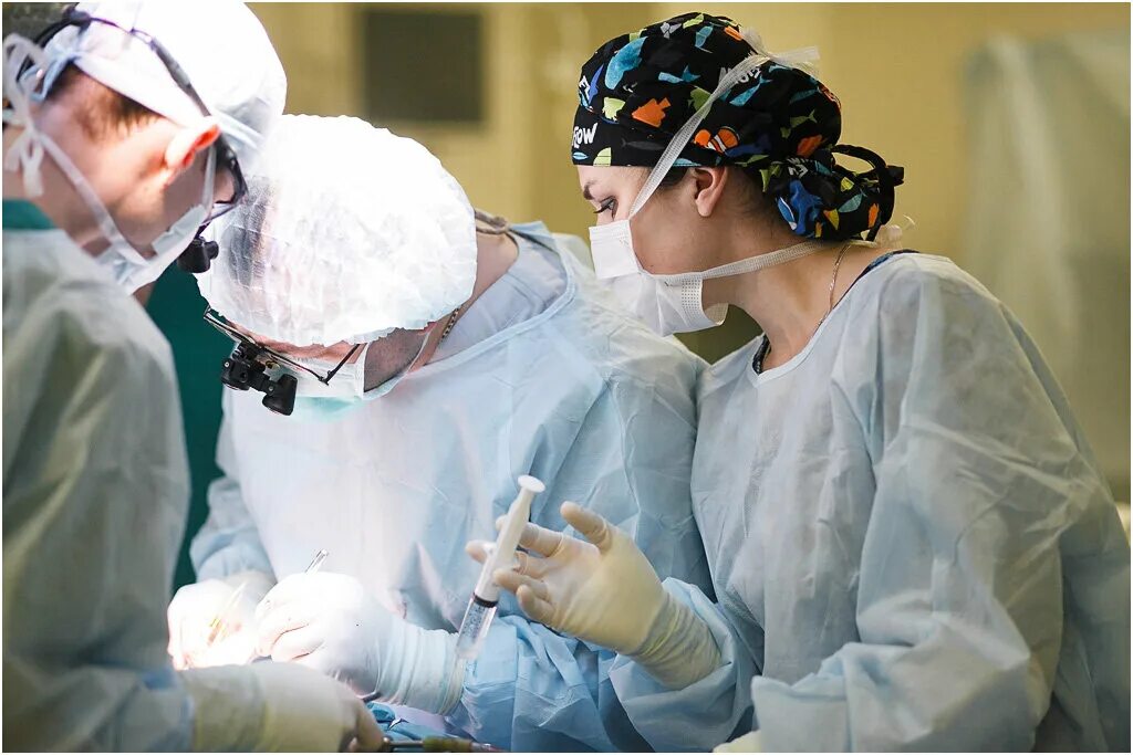 Операции в медцентре. Кардиохирург операции. Кардиохирург картинки. Новые методы в хирургии.