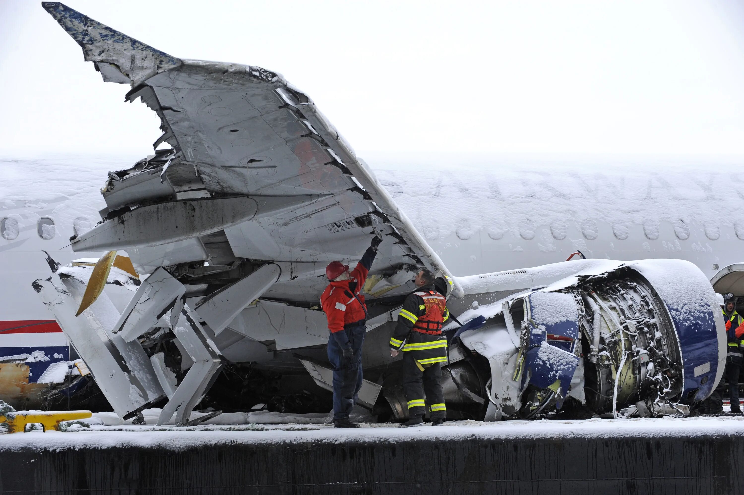 Hudson river plane crash. Авиакатастрофа на Гудзоне 2009. Airbus a320 Гудзон. 15 Января 2009 авиакатастрофа Гудзон. Авиакатастрофа на Гудзоне.
